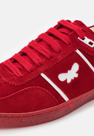 Pacocolor Red Sneaker